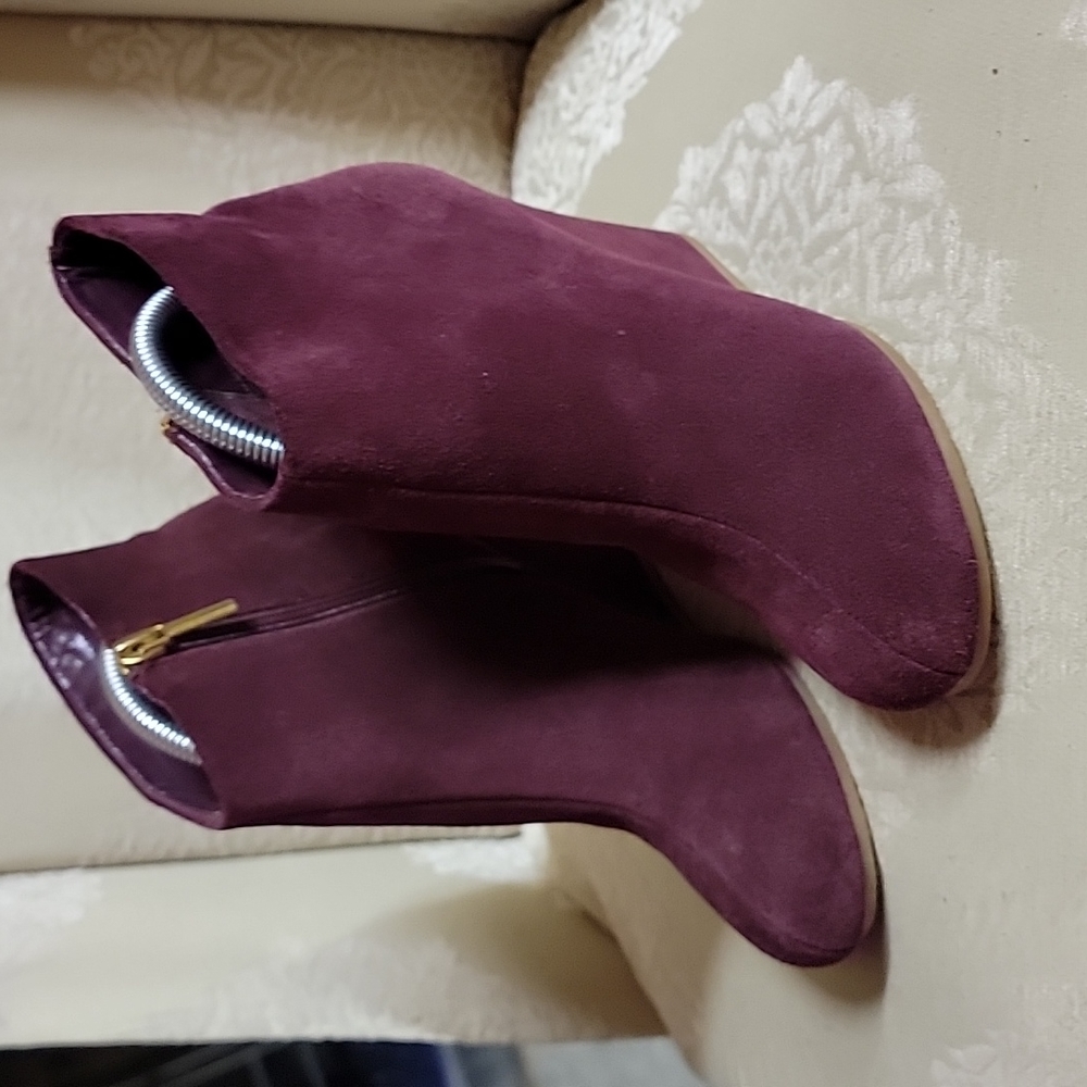 Woman's boots - Picture 3 of 5